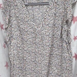 JONES NEW YORK - 2X Women's White Floral V-Neck Ruffle Sleeve Top